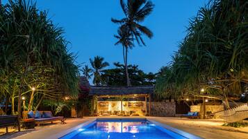 2 outdoor pools, pool umbrellas, sun loungers