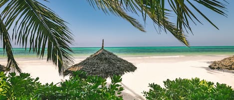Room, 1 King Bed, Beachfront (48 m2) | Terrace/patio