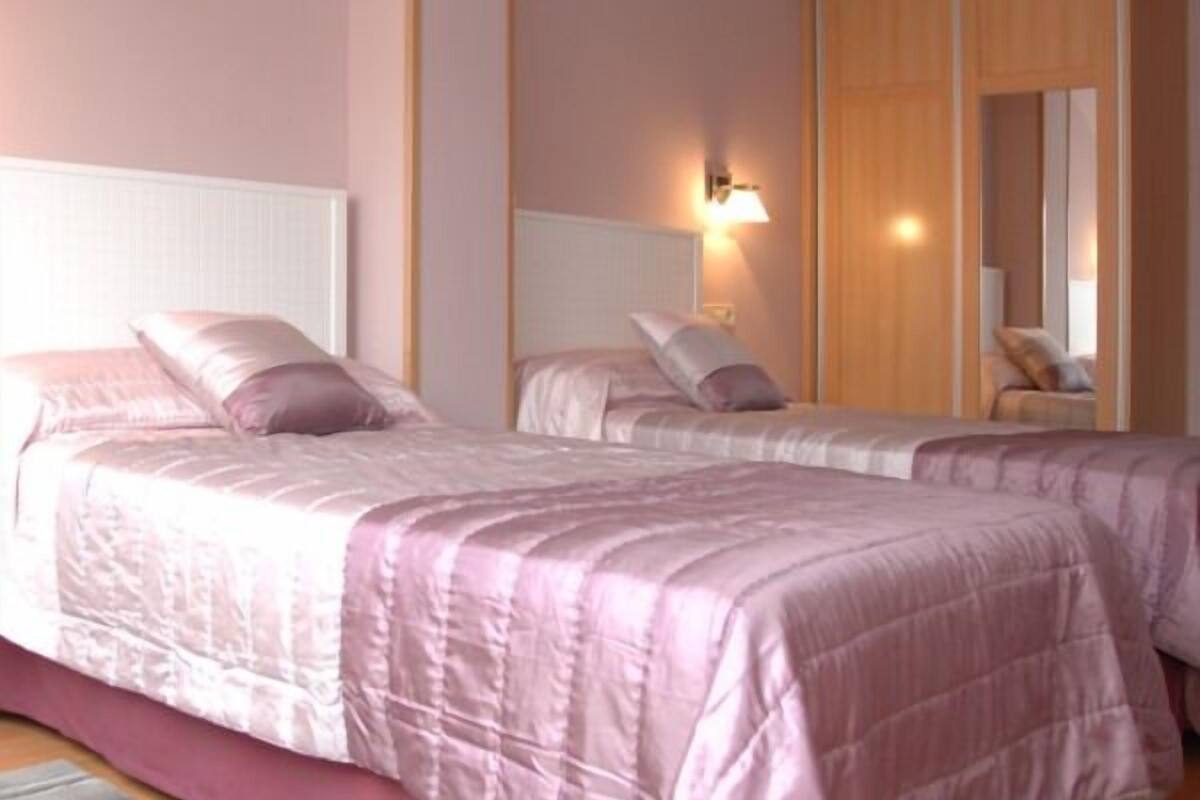 superior double or twin room | desk, blackout curtains, cots/infant beds, rollaway beds