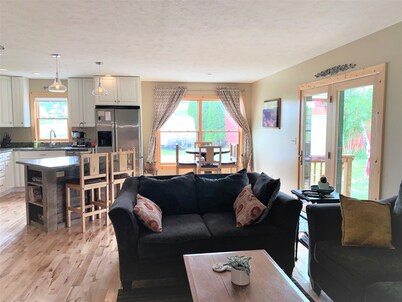 Pet friendly, quiet and quaint location between Traverse City and Elk Rapids.
