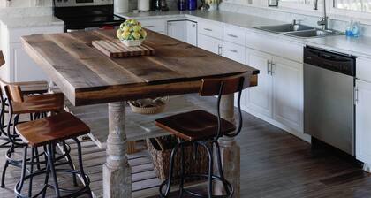 Only 200 Yards From The Beach !! Ocean View !!