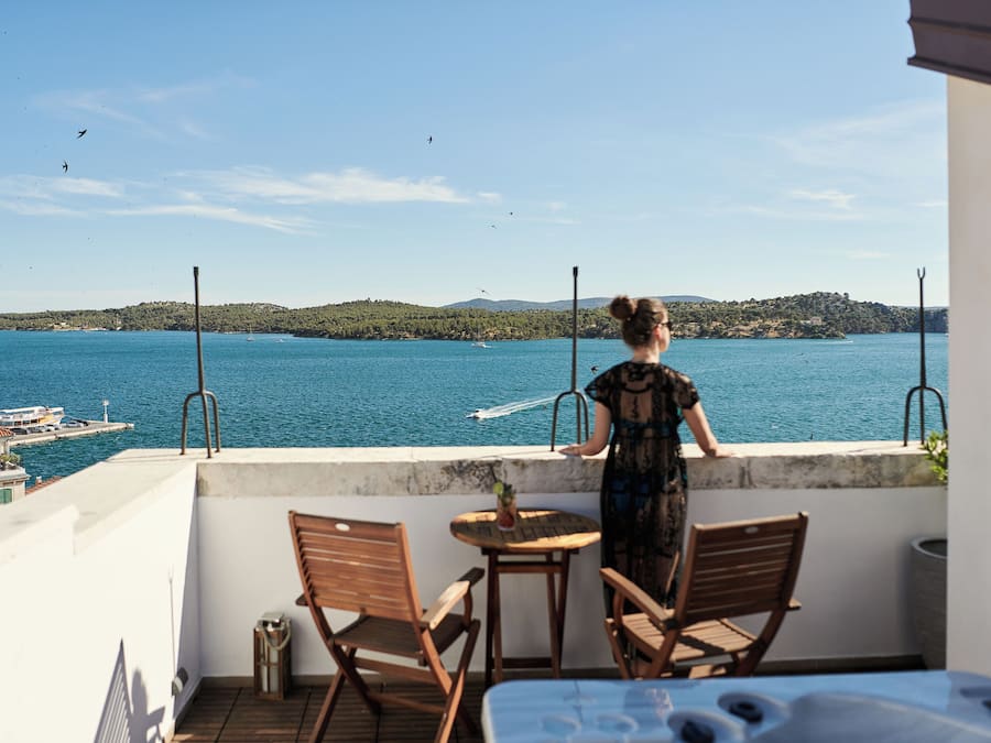 Suite with Terrace and Sea View | Minibar, in-room safe, individually decorated, desk