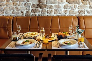 Daily buffet breakfast for a fee - Palace Divnic by Armerun Heritage Hotel (Sibenik)