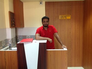 Lobby - Zara Dormitory (Mumbai)