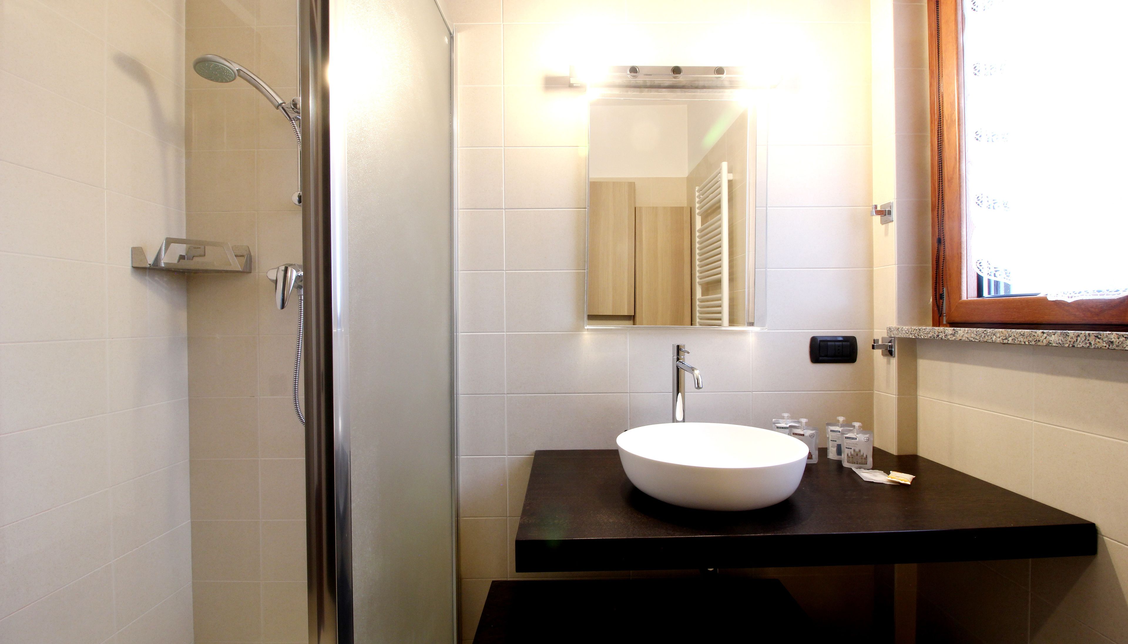Huoneisto (2 Bedrooms) | Kylpyhuoneen pesuallas