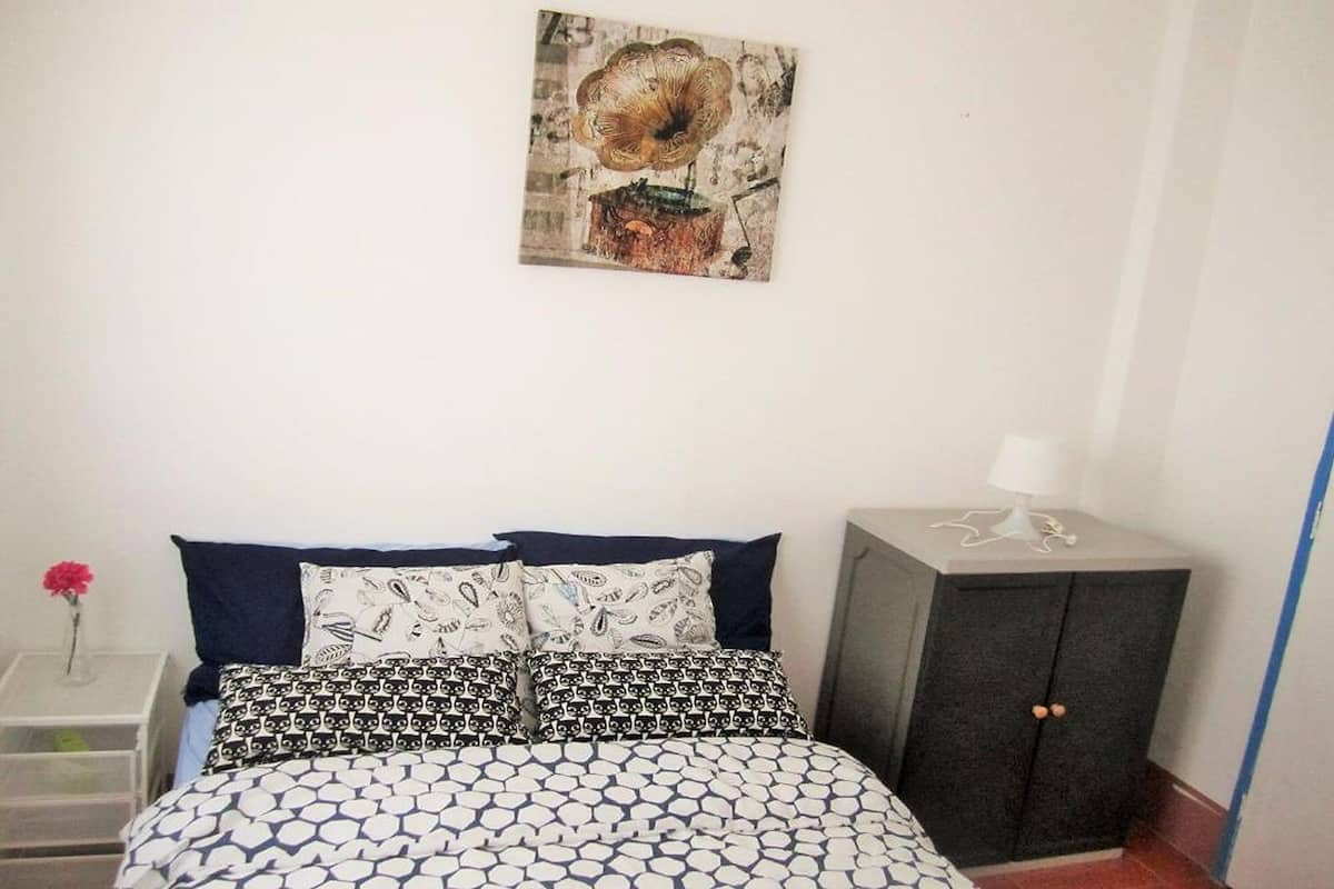 Standard Double Room | Desk, WiFi (free), bed sheets