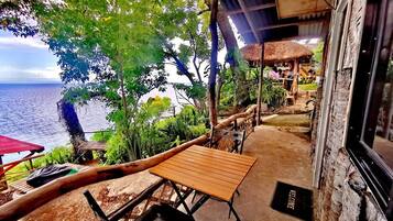 Deluxe Double Room, Balcony, Sea View | Desk, free WiFi, bed sheets