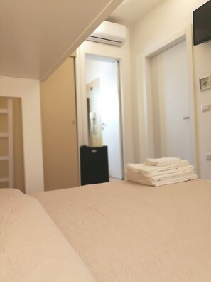 Premium bedding, minibar, in-room safe, individually decorated - B&B Casa da Mare (Ugento)