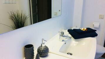 Premium Double Room, 1 King Bed, Non Smoking, Park View | Premium bedding, desk, laptop workspace, free WiFi