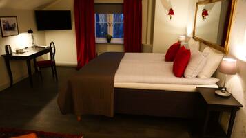 Deluxe Double or Twin Room, Balcony, River View | Premium bedding, desk, laptop workspace, free WiFi