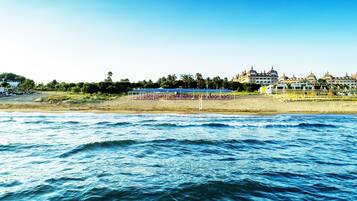 Playa privada en los alrededores, sillas reclinables de playa