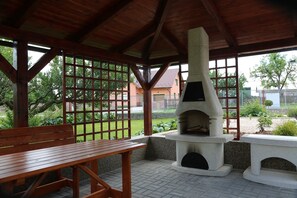 Unclassified image, 5 of 26, button - Cottage near Kovac Forest (Kovac)