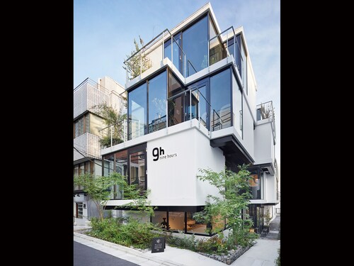 9h nine hours Akasaka