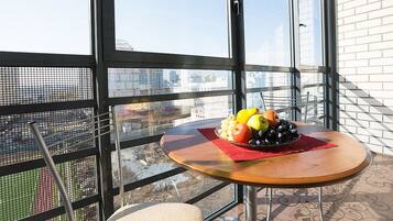 Apartment, 2 Schlafzimmer (Soyuznaya, 27-165) | Balkon