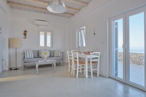 Suite with loft | Living area