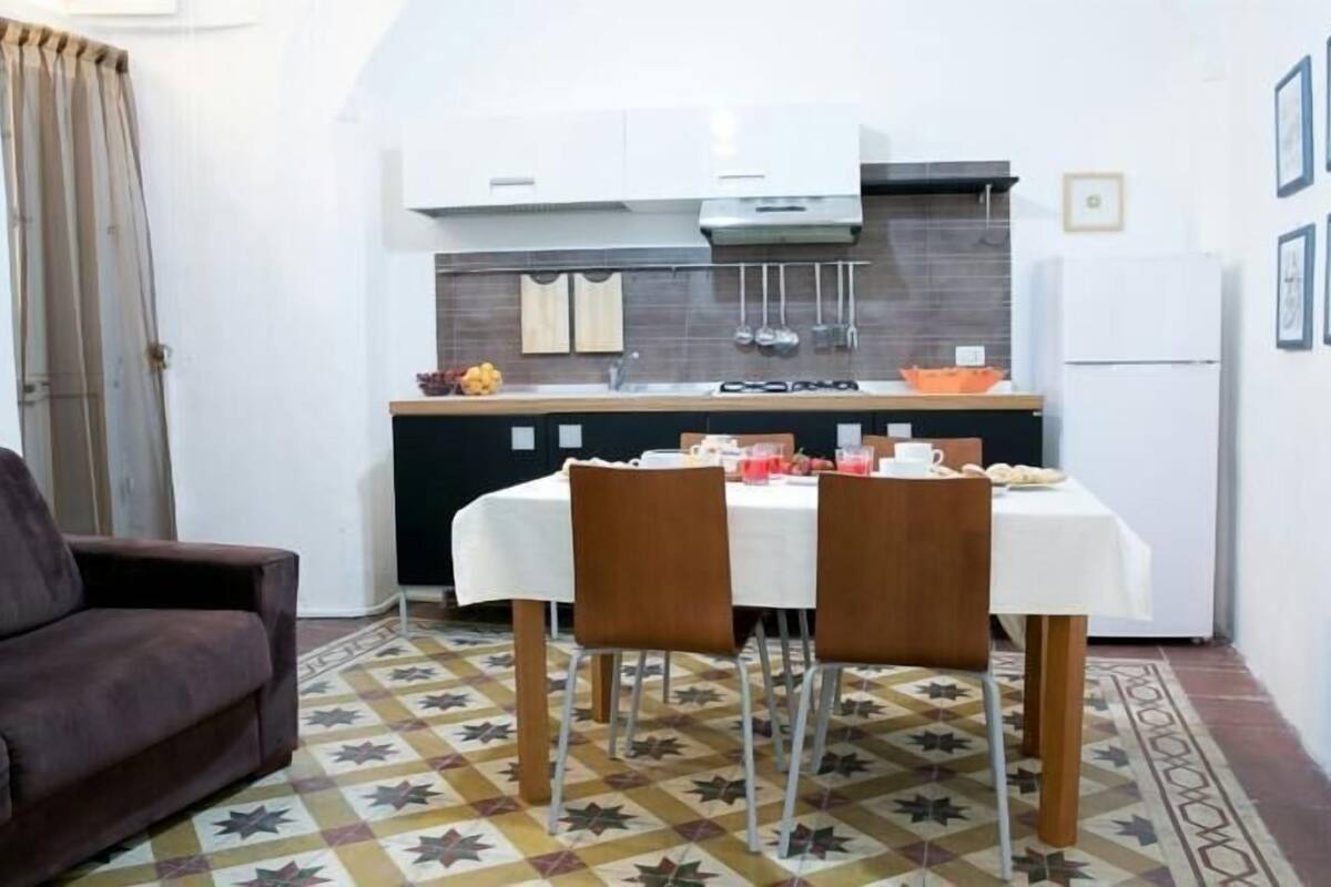 Apartamento Confort | Servicio de comidas en la habitación