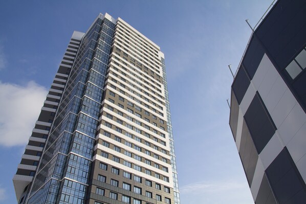 Vista frontal de la propiedad