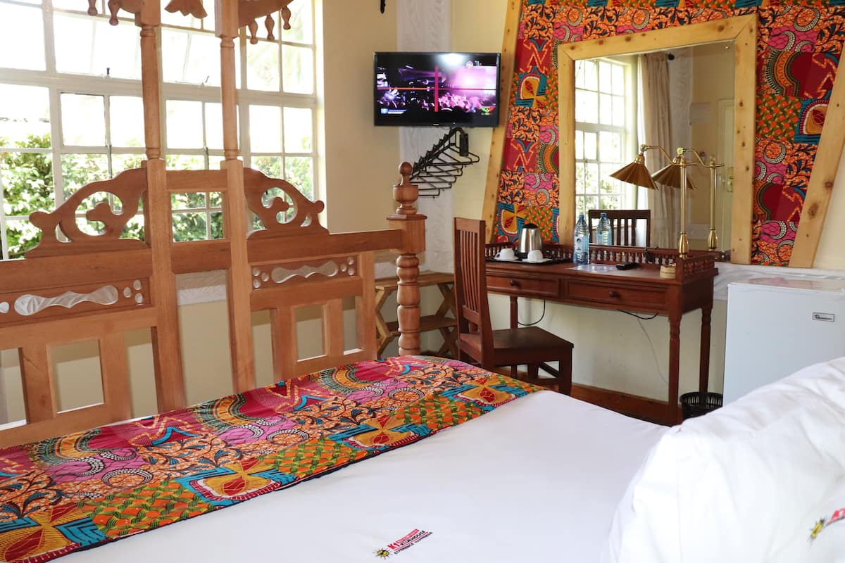 Exclusive Room | Egyptian cotton sheets, premium bedding, minibar, in-room safe