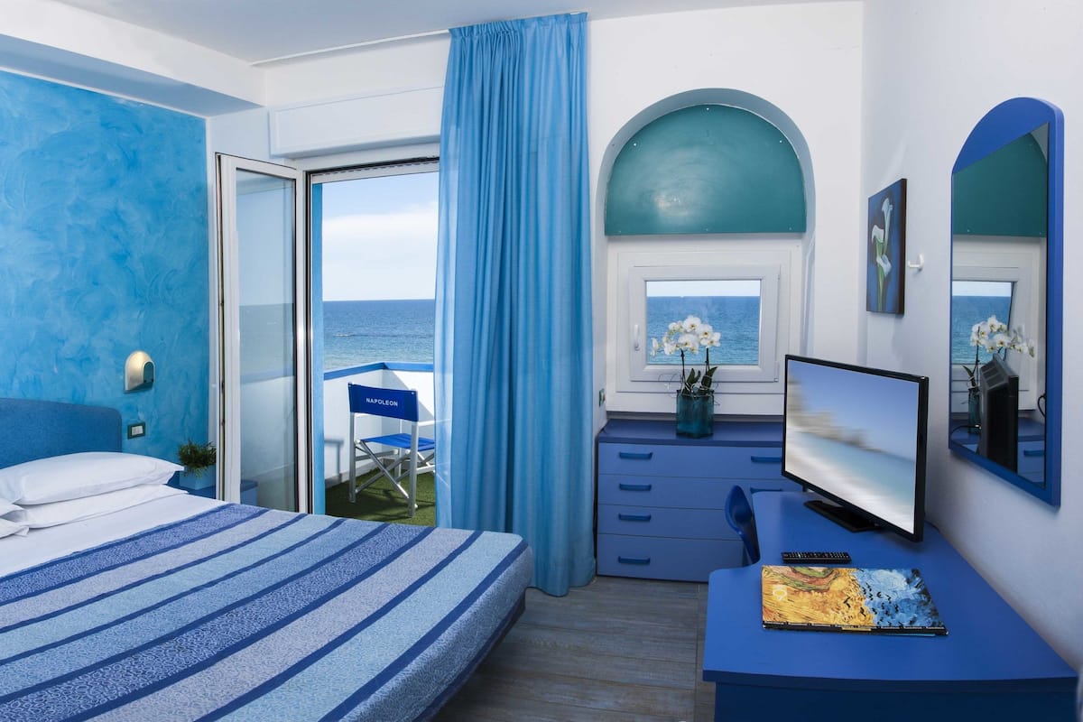 Quadruple Room | Minibar, in-room safe, desk, free WiFi