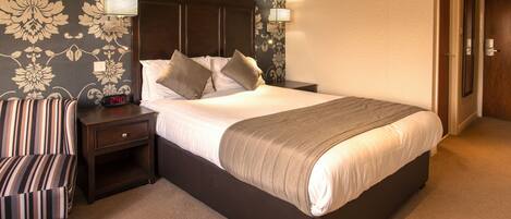 Premium Double Room, 1 Double Bed | Desk, iron/ironing board, free WiFi, bed sheets