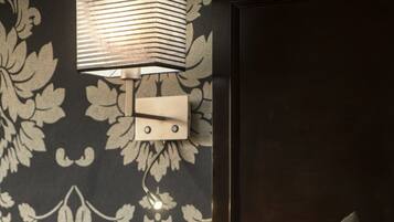 Premium Double Room, 1 Double Bed | Desk, iron/ironing board, free WiFi, bed sheets