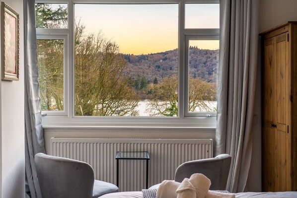 Superior Double Room, Ensuite, Lake View (6 Gooseberry Room)