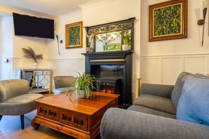 Lounge - The Berry Boutique (Windermere)