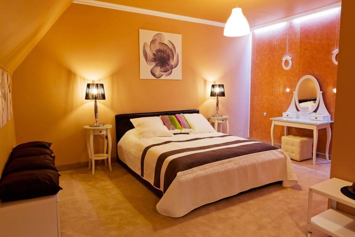 Suite | Luxe beddengoed, een strijkplank/strijkijzer, extra bedden, gratis wifi