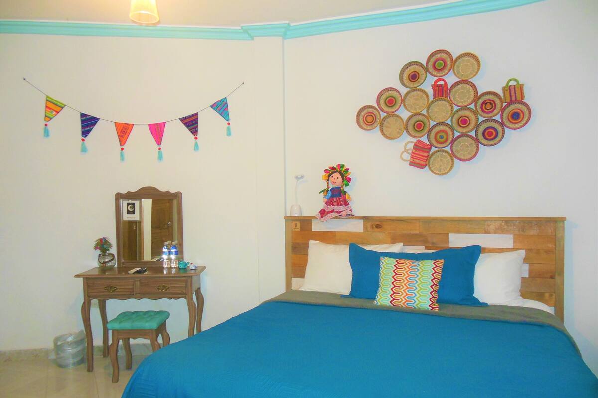Sigo siendo EL REY 1 Cama King Size | 1 Schlafzimmer, hochwertige Bettwaren, Bügeleisen/Bügelbrett, Babybetten