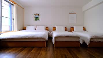 Family Room | Premium bedding, iron/ironing board, free WiFi