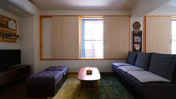 Family Room | Living area | Flat-screen TV