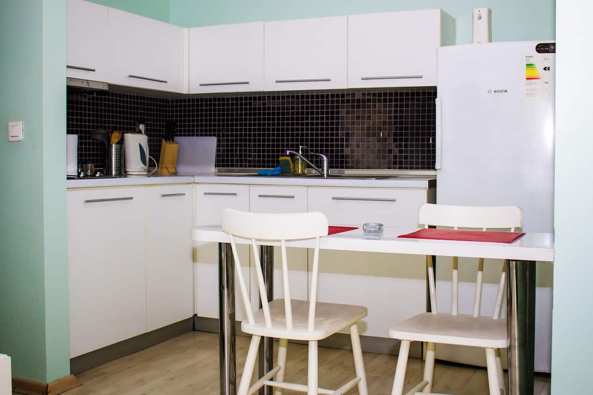 อีโคโนมีอพาร์ทเมนท์ | ครัวส่วนตัว | ตู้เย็น, เตาประกอบอาหาร, เครื่องล้างจาน, กาต้มน้ำไฟฟ้า