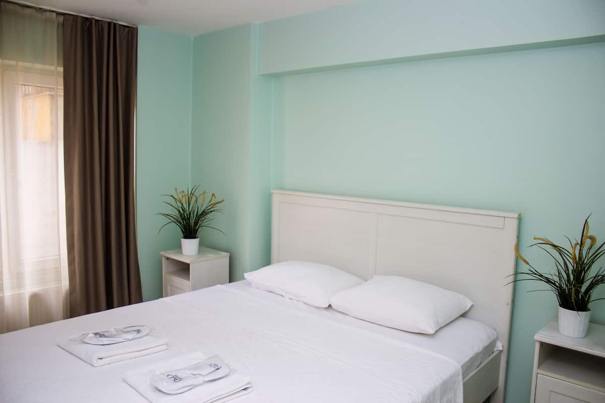 อีโคโนมีอพาร์ทเมนท์ | 1 ห้องนอน, ผ้าปูที่นอนฝ้ายอียิปต์, เครื่องนอนระดับพรีเมียม, ผ้านวมขนเป็ด