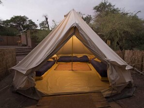 Zelt, 3 Einzelbetten, Gemeinschaftsbad | Zimmersafe, kostenloses WLAN