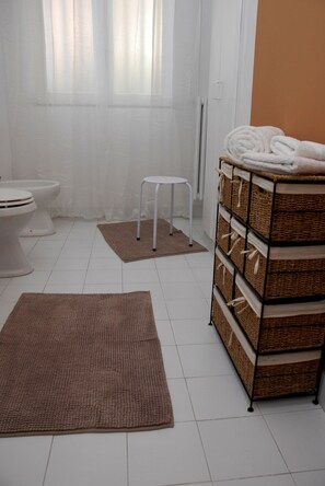 Double Room, Private Bathroom | Bathroom