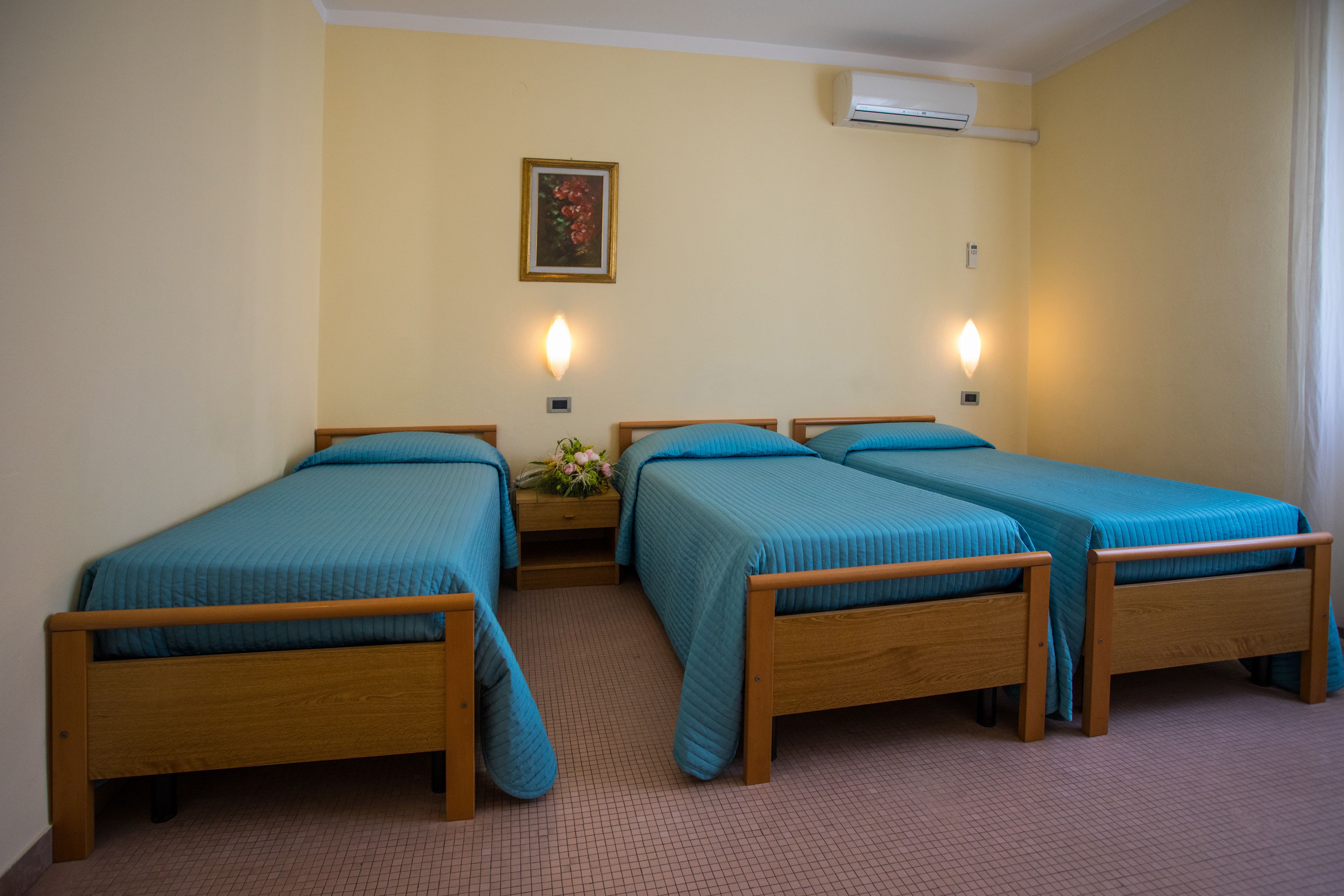 triple room | premium bedding, in-room safe, desk, soundproofing