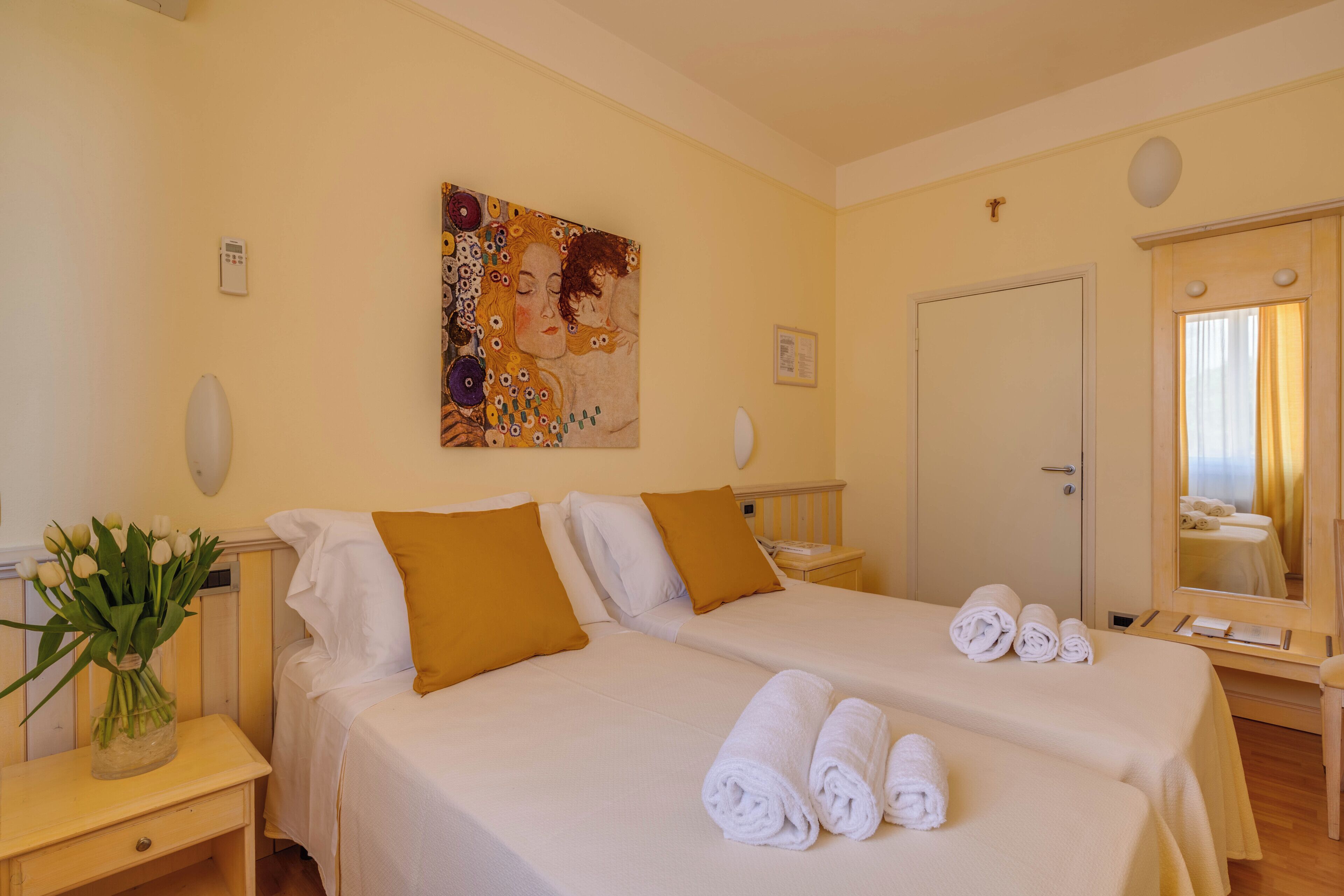 Superior-Zimmer, 1 Schlafzimmer, Nichtraucher, Klimaanlage | Hochwertige Bettwaren, Daunenbettdecken, Pillowtop-Betten, Zimmersafe