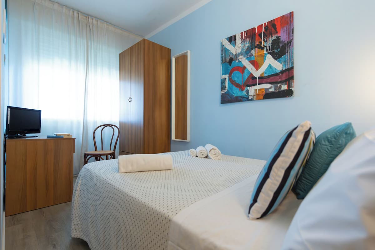 Economy Room, 1 Large Single Bed, Non Smoking, Air conditioning