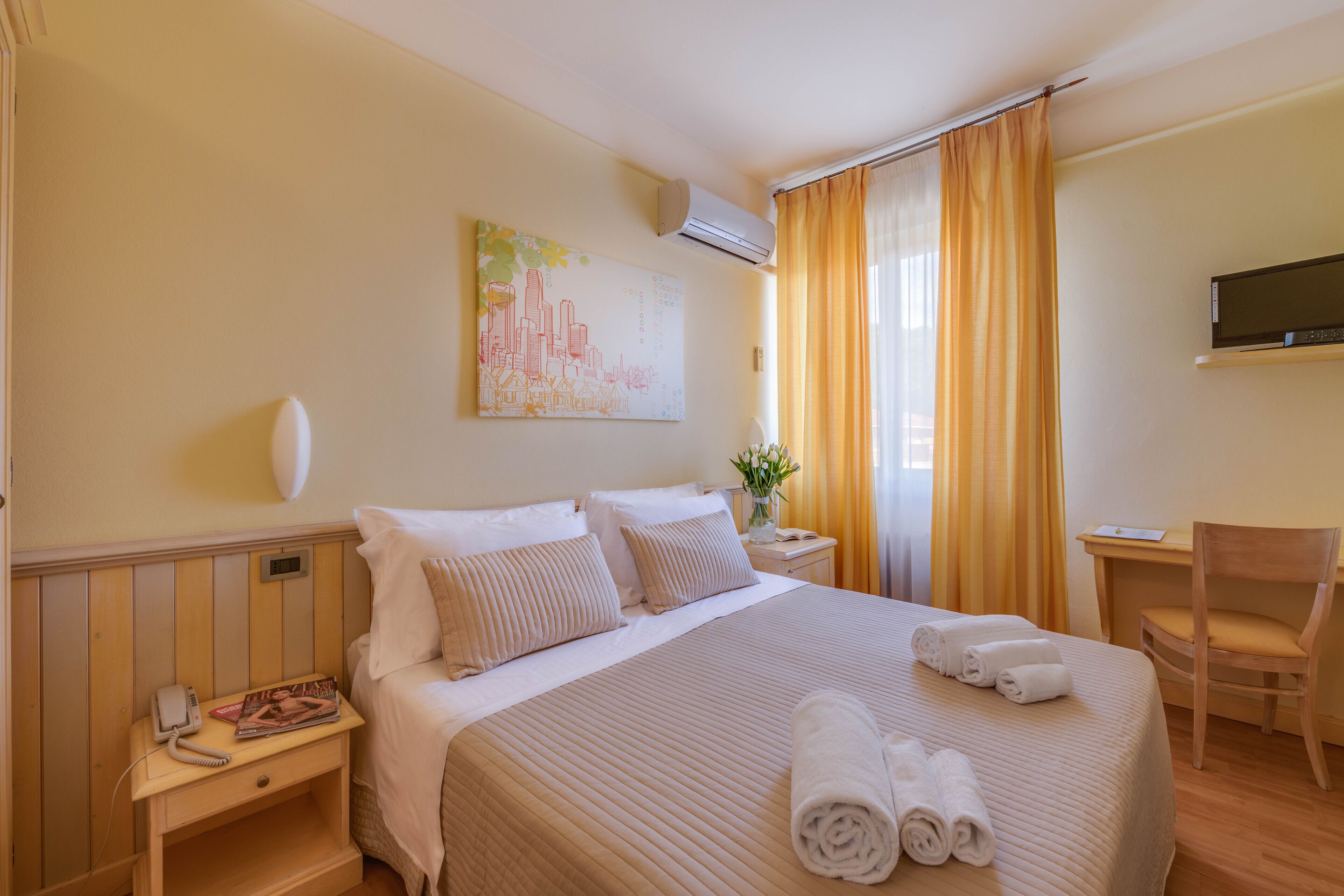 standard double or twin room | premium bedding, in-room safe, desk, soundproofing