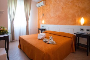 Premium bedding, in-room safe, desk, free WiFi