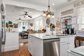 Signature-Ferienhaus, 2 Schlafzimmer | Wohnbereich | 45-Zoll-Flachbildfernseher mit Kabelempfang, Fernseher, Netflix