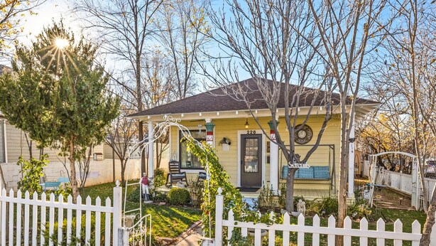 Front of property - Virginia St Dollhouse (Prescott)