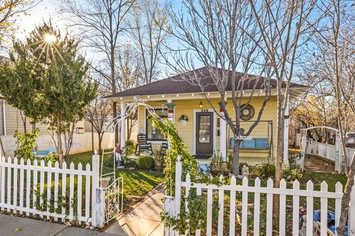 Virginia St Dollhouse