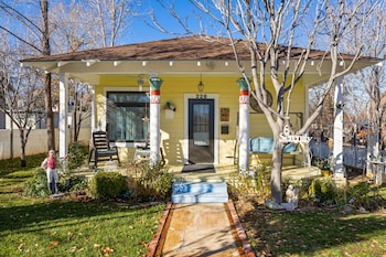 Virginia St Dollhouse