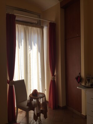 Comfort Triple Room, Balcony (Armonia) | Room amenity - B&B L'Incrocio (Salerno)