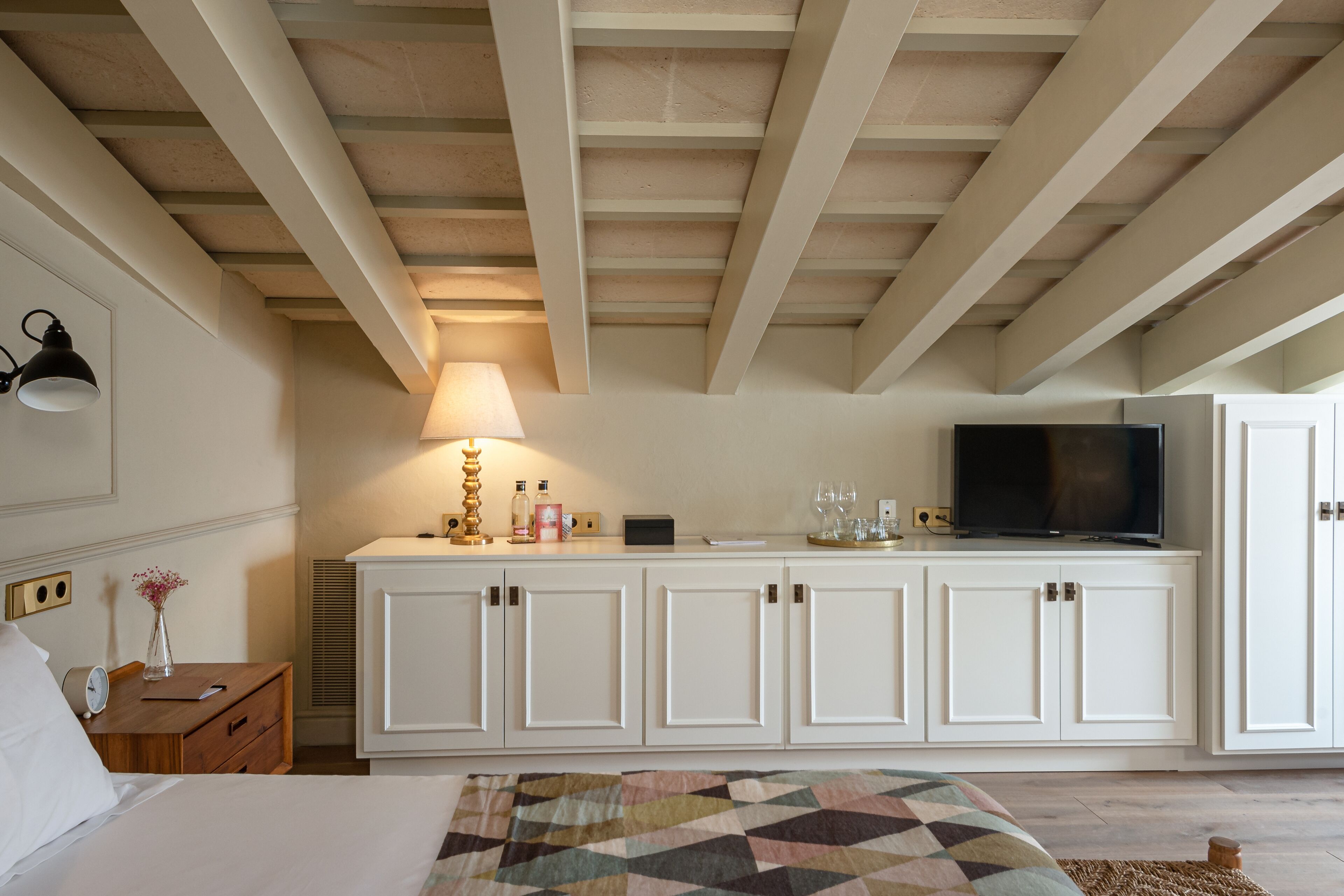 suite sant jeroni | premium bedding, minibar, in-room safe, blackout curtains