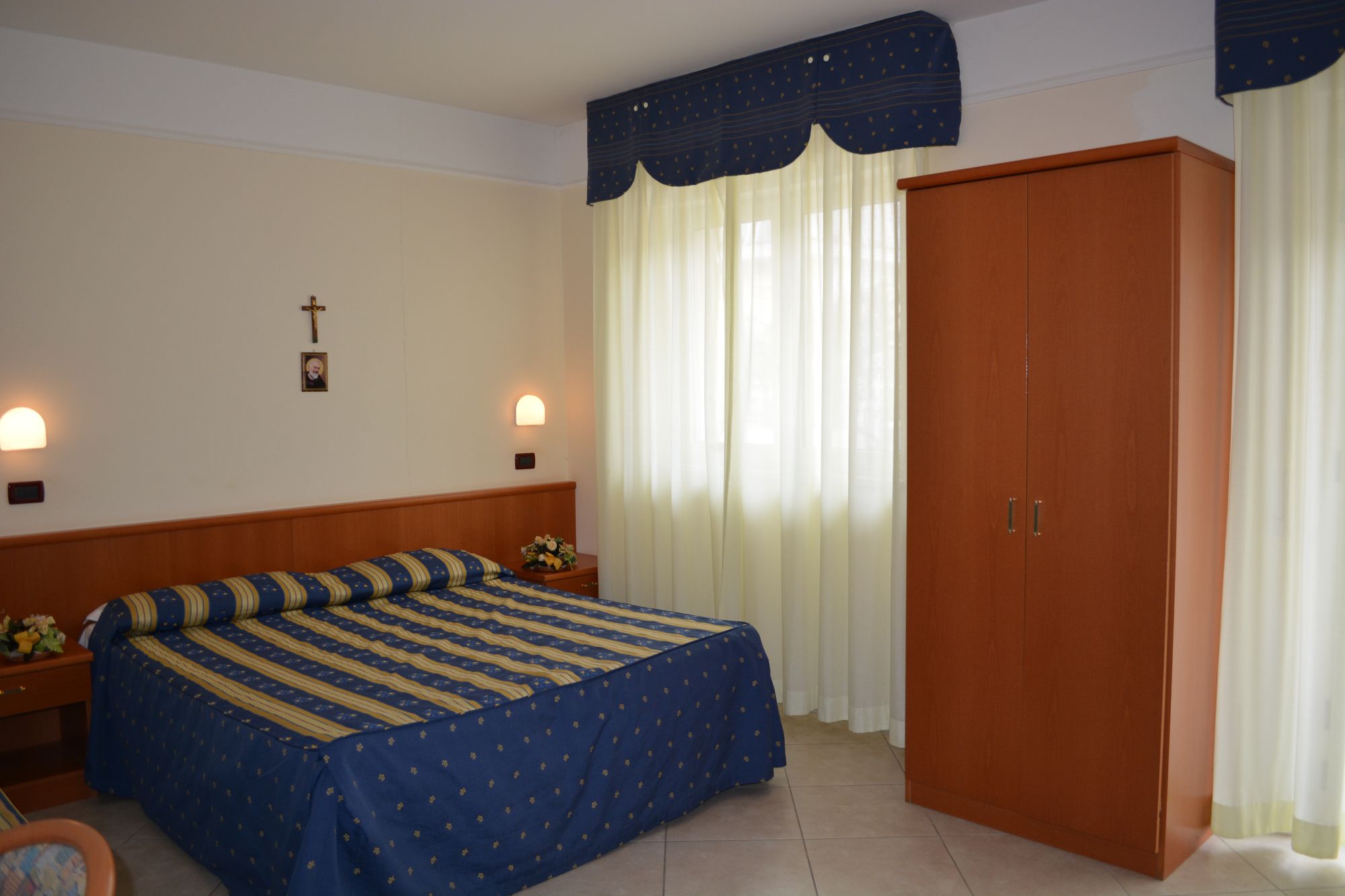 Double or Twin Room | Desk, cribs/infant beds, free WiFi, bed sheets