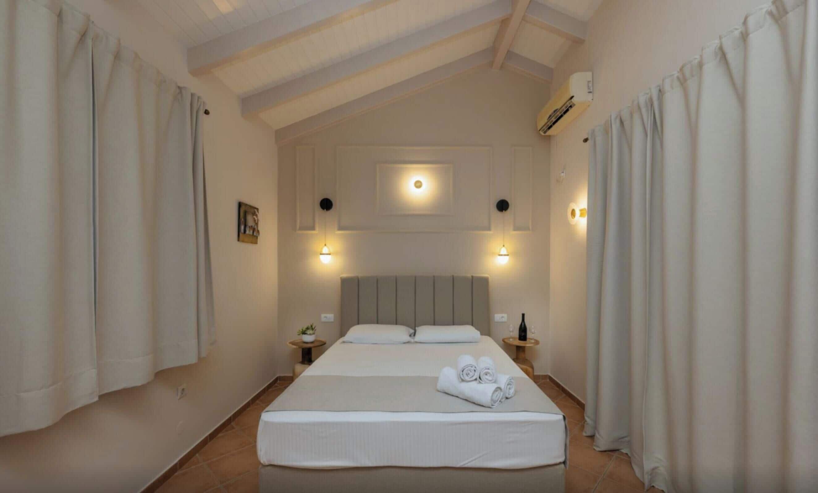 Premium bedding, in-room safe, desk, soundproofing