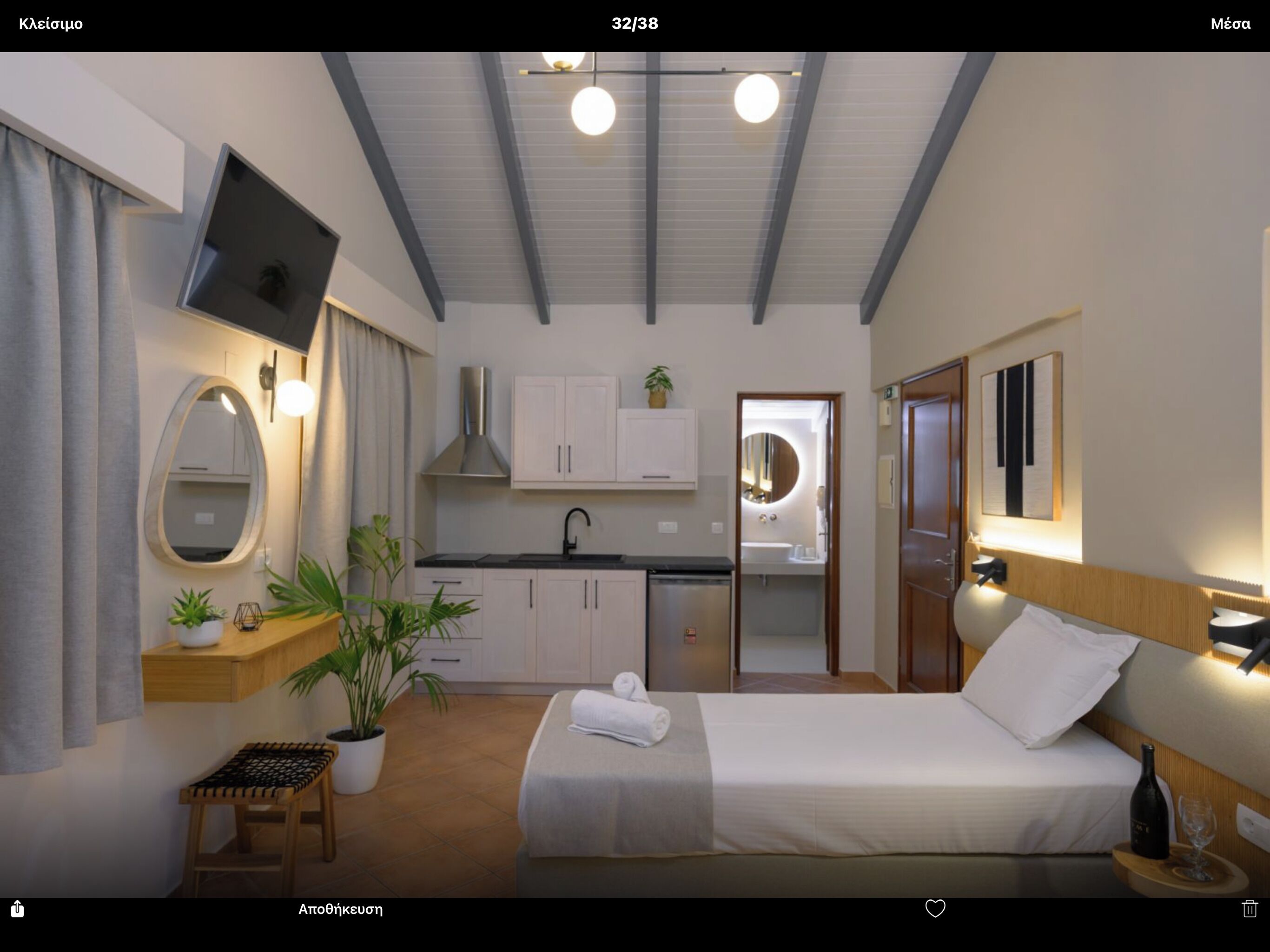Superior-Studio | Hochwertige Bettwaren, Zimmersafe, Schreibtisch, schallisolierte Zimmer