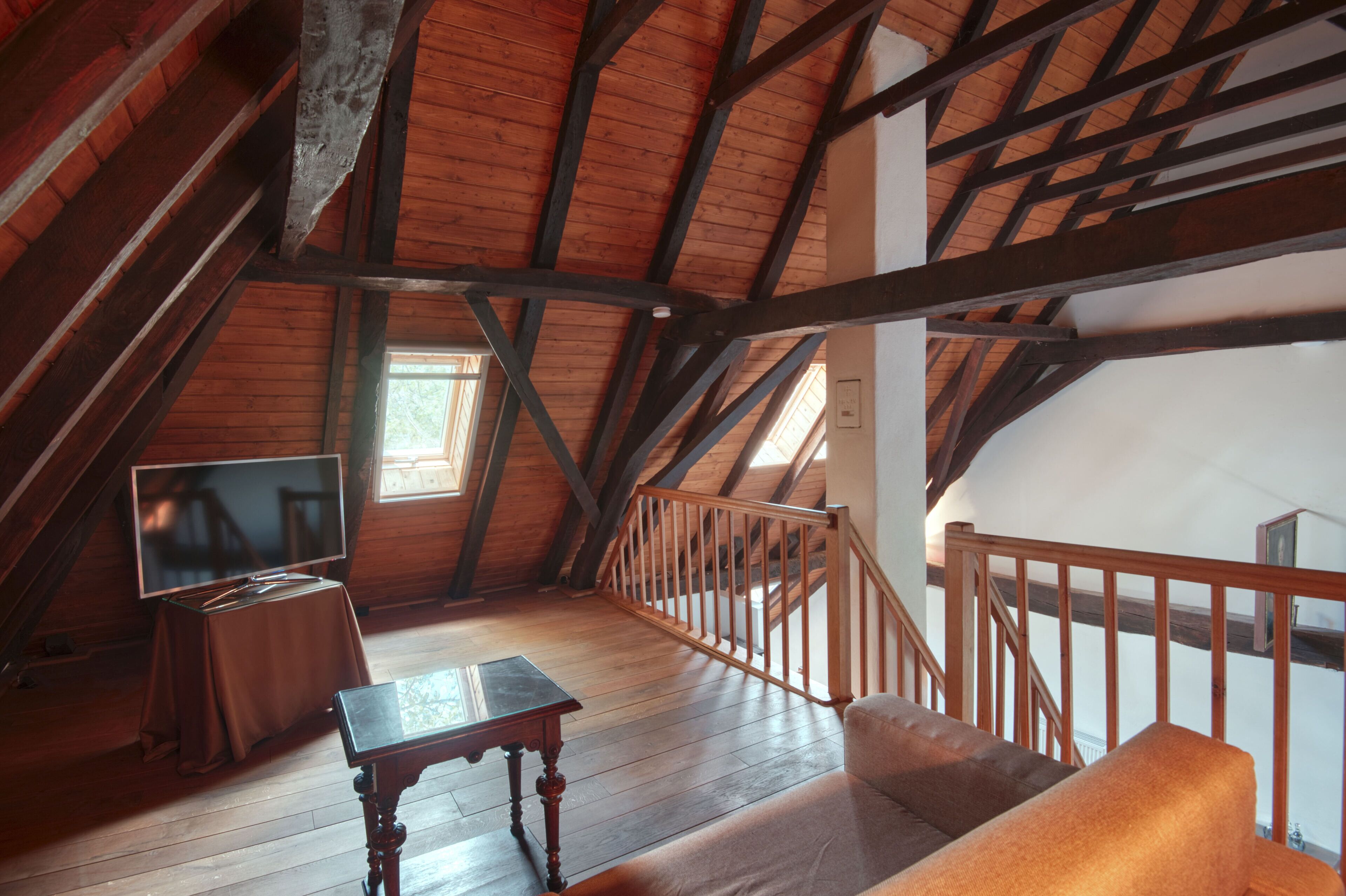 traditional studio | living area | flat-screen tv